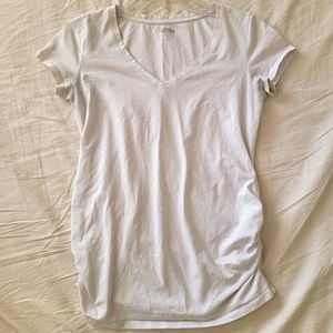 Old Navy fitted maternity basic v-neck tee